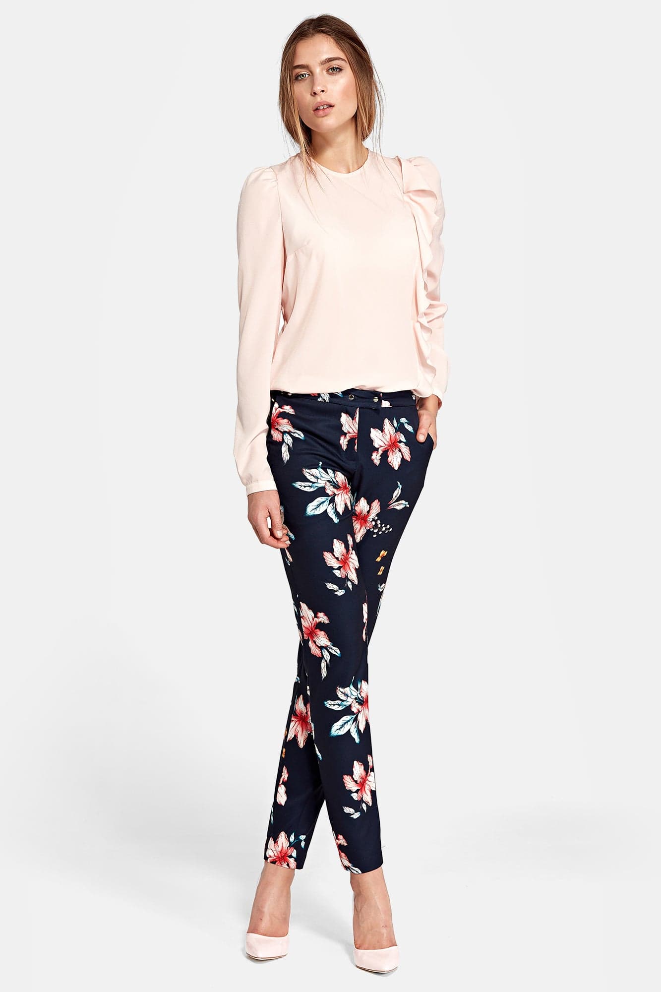 Платье из бархата с драпировкой на одно плечо